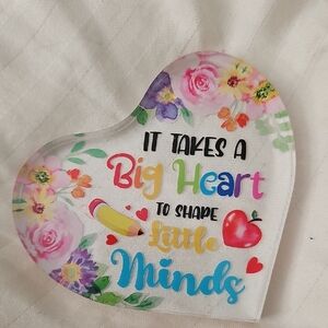 Floral Heart-Shaped Inspirational Decor